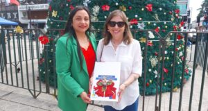 Bienes Nacionales Cumple Con Una Antigua Tradición Y Entrega Títulos Navideños A Vecinas De La Araucanía