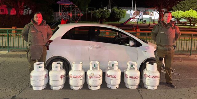Detienen A Sujeto Que Estaba Robando Galones De Gas En Servicentro En Toltén
