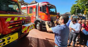 Entregan Nuevos Carros Bomba Para Compañías De Bomberos De Lautaro