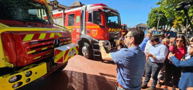 Entregan Nuevos Carros Bomba Para Compañías De Bomberos De Lautaro