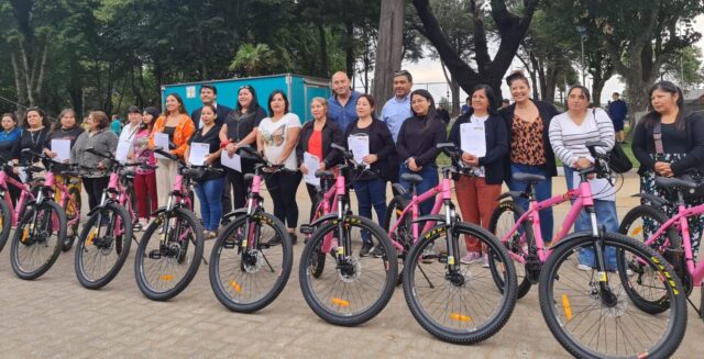 Gore Araucanía Inició Entrega De 700 Bicicletas A Mujeres Beneficiadas Del Programa “En Bicicleta Por Malleco”