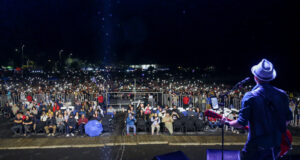 Noche Del Lago Reunió A Más De 15 Mil Asistentes Junto A Las Aguas En Villarrica