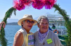 Personas Mayores De Villarrica Celebraron Junto Al Lago El Día Del Amor Y La Amistad