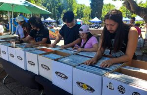 Expo Vinilo y Antigüedades Pitrufquén Fue un Encuentro Para Los Amantes de la Música y el Recuerdo