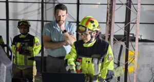 Gobernador Rivas reconoció a voluntarias del cuerpo de bomberos de Temuco tras constitución de histórica guardia nocturna femenina