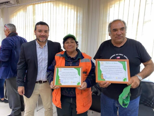 En su día: recicladores base de Pitrufquén recibieron reconocimiento por parte del municipio