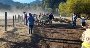 Logran rescatar a excursionistas extraviados en el volcán Llaima