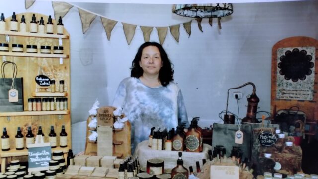 Emprendedora de Lican Ray se abre paso con apoyo del Programa Jefas de Hogar de Villarrica