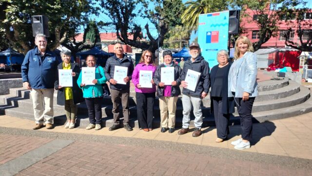 ¡Contentos! 68 familias de sectores rurales de Pitrufquén recibieron su subsidio de vivienda