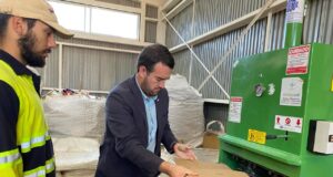 Más de 300 toneladas al año de plásticos, papel, cartón y metales recicla el punto limpio de Pucón