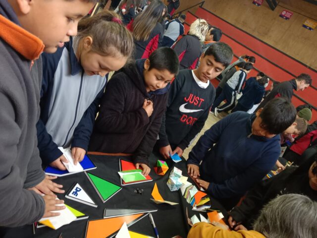 Feria de las Matemáticas de la Escuela Epu Klei de Licán Ray: Una lúdica y eficaz forma de enseñar