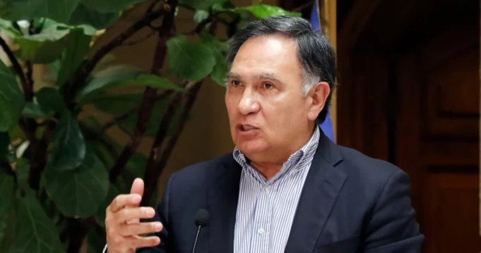 Diputado Mellado solicita información al Ministerio de Educación por falta de cupos en educación básica y media