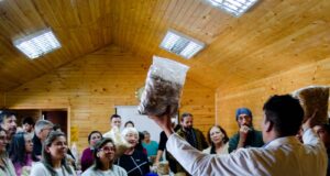 Experiencia enriquecedora: en Freire se desarrolló exitoso taller de cultivo de hongos ostra y alimentación sostenible