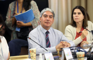 Diputado Henry Leal ingresa proyecto de ley para rebajar número de parlamentarios de 155 a 120 y emplaza al Gobierno a darle urgencia