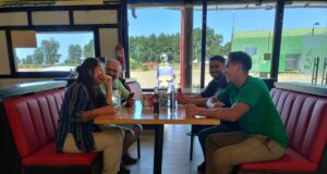 Emprendedor de Gorbea revoluciona la experiencia en la Ruta 5 Sur con negocio de lavado de camiones y restaurante estilo americano