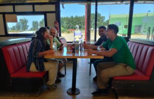 Emprendedor de Gorbea revoluciona la experiencia en la Ruta 5 Sur con negocio de lavado de camiones y restaurante estilo americano