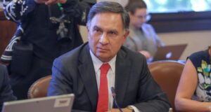 Diputado Mellado: “Este gobierno feminista de cartón no apoya a las mujeres y se lo diremos también al ministro de la vivienda para que tome cartas en el asunto”