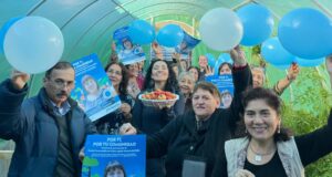 Junta de vecinos de Loncoche cosecha y vende productos con aporte de Aguas Araucanía