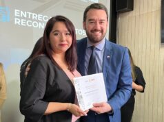 Gobernador Rivas recibió a jóvenes que se capacitaron en país Vasco gracias a programa del gobierno regional