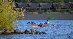 200 deportistas nacionales y extranjeros participaron en la III Travesía Sustentable por el Lago Villarrica