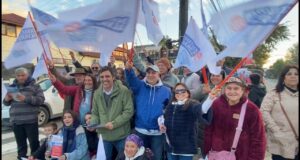 Sebastian Álvarez lanza su candidatura por la alcaldía de Pucón con banderazo en el corazón de la comuna