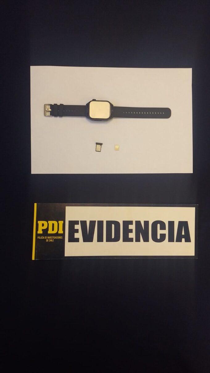 Detienen a ciudadana extranjera que intentó ingresar smartwatch y chip telefónico a la cárcel de Angol