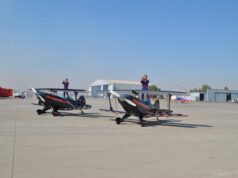 Dos villarricenses maravillaron con sus acrobacias aéreas en la última Fidae 2024