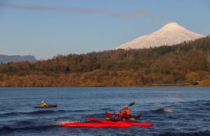 Tercera travesía sustentable Villarrica-Pucón sumará acciones medioambientales por el lago