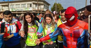 Multitudinario recibimiento de Camila y Marcos en Gorbea, Pitrufquén y Freire