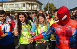 Multitudinario recibimiento de Camila y Marcos en Gorbea, Pitrufquén y Freire