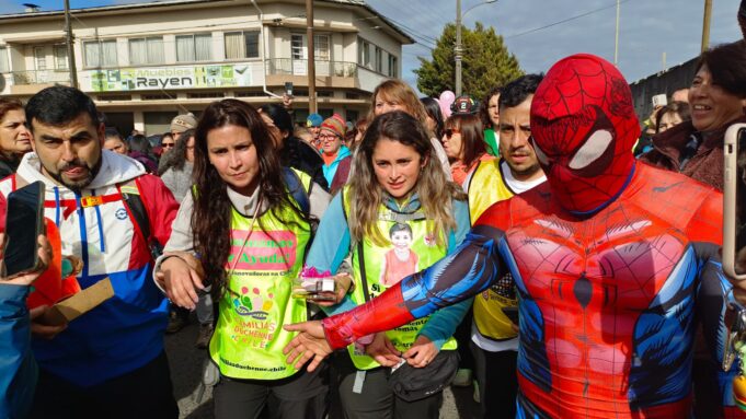 Multitudinario recibimiento de Camila y Marcos en Gorbea, Pitrufquén y Freire