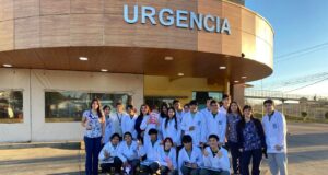Estudiantes de atención de enfermería del Liceo Juan Schleyer realizan visita al Hospital de Pitrufquén como parte de su aprendizaje en terreno