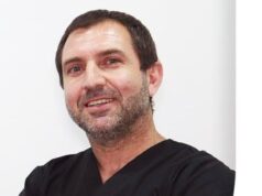 Kinesiólogo Carlos Riadi es condenado por abuso sexual a pacientes en centro médico ICOS de Temuco