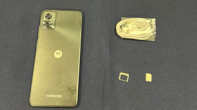 Lo escondió en sus partes íntimas: detienen a mujer que intentó ingresar celular a cárcel de Angol