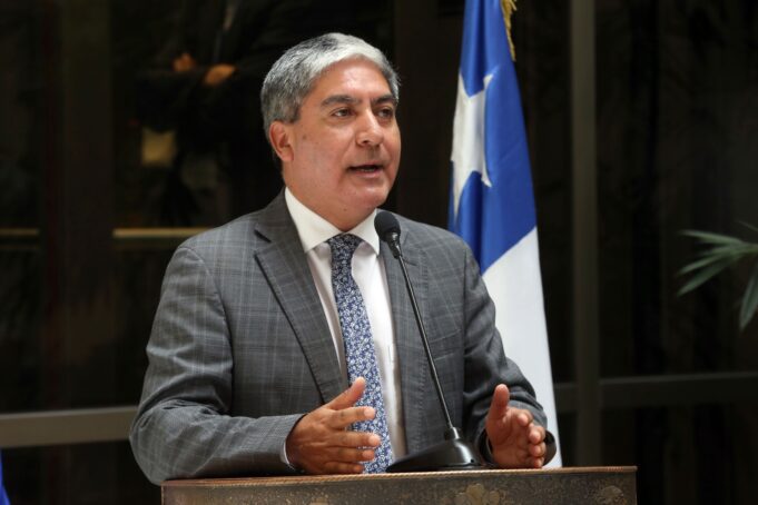 Diputado Henry Leal pide detallar casos de violencia escolar en los últimos tres años y las sanciones aplicadas tras brutal pelea en liceo de Temuco