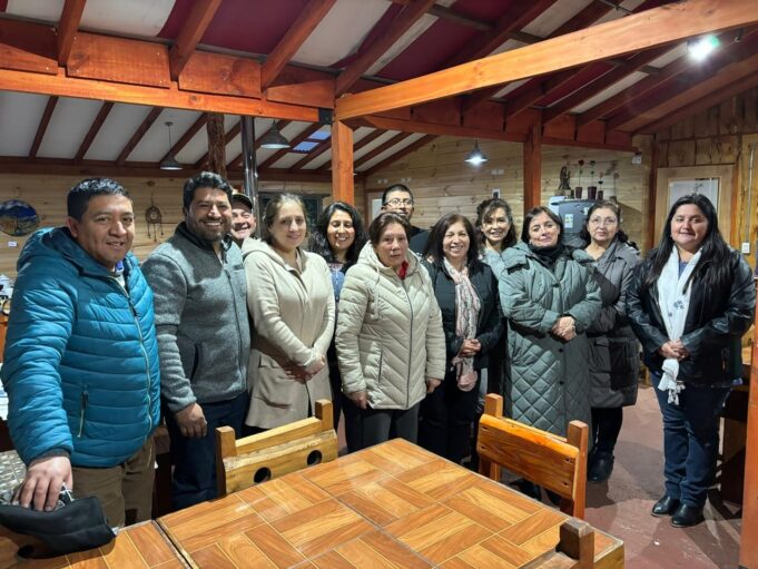 Senadora Aravena compromete apoyo a emprendedores mapuches de Huichahue que temen por sus negocios y acusan excesiva burocracia