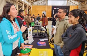 Programa espacios amigables y escuela Los Galpones de Pitrufquén realizan primera feria de seguridad escolar