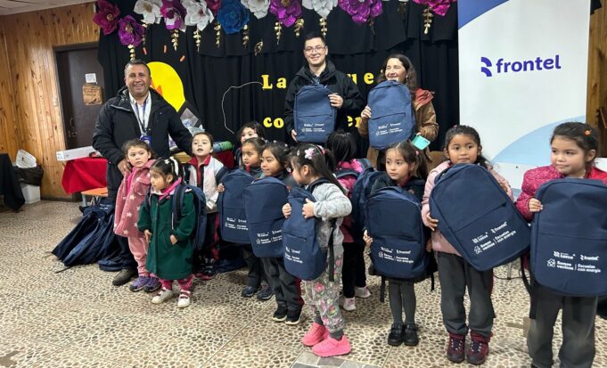 Programa “Escuelas con Energía” de Frontel llegó a dos establecimientos rurales de comunas costeras de La Araucanía