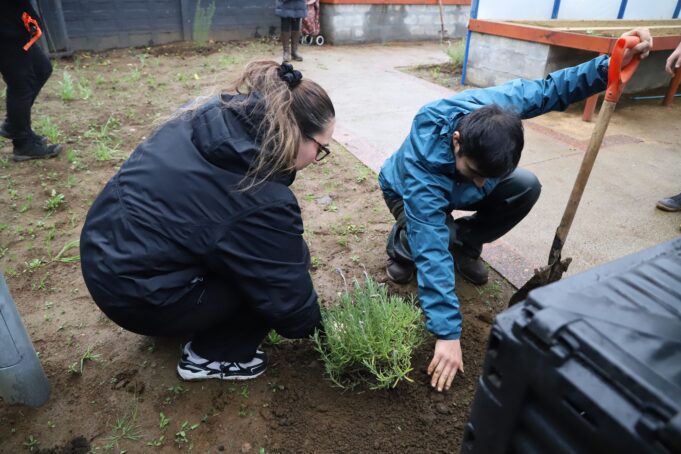 Estudiantes de la Autónoma de Temuco realizaron intervención urbana por el Día del Medio Ambiente