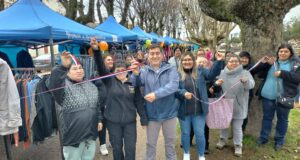 Emprendedores de Pitrufquén inauguran nuevo espacio para comercializar sus productos: de Plaza Los Héroes a Plaza de Armas
