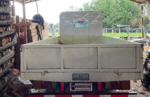 Detienen a dos hombres por sustracción de madera desde predio forestal de Traiguén