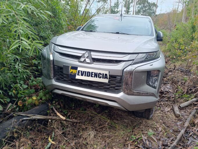 Recuperan vehículo sustraído en Pillanlelbún que fue utilizado para robar en un servicentro de Lautaro
