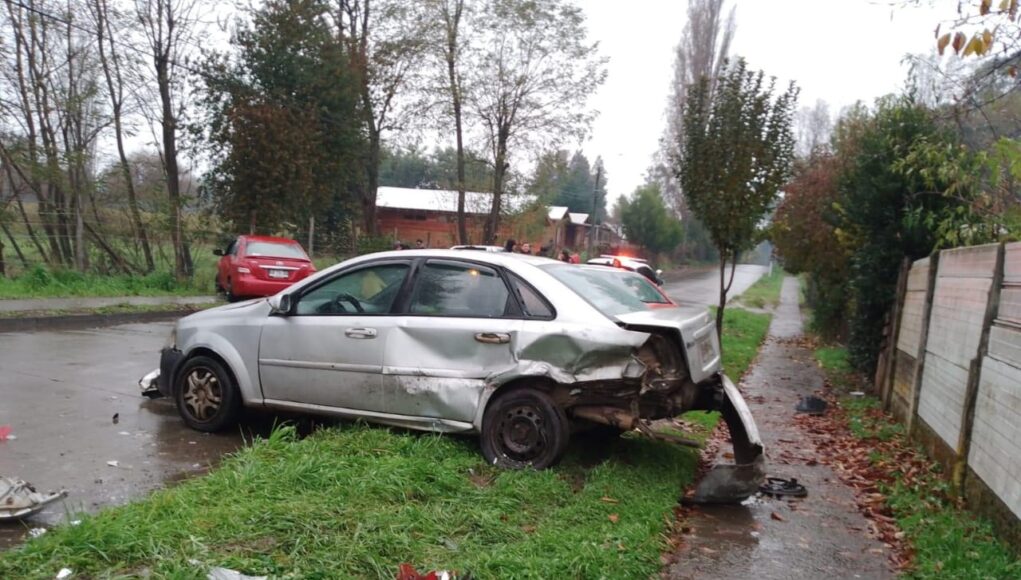 Niña logra salir ilesa tras accidente vehicular en Quepe: familia demanda reposición de vehículo