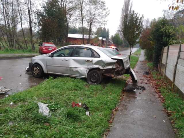 Niña logra salir ilesa tras accidente vehicular en Quepe: familia demanda reposición de vehículo