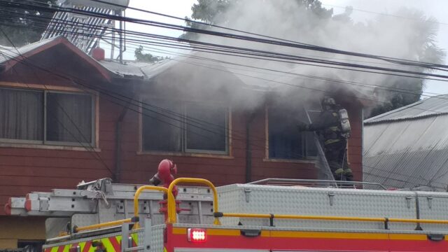 Incendios en Pitrufquén dejan al menos tres viviendas afectadas durante el fin de semana