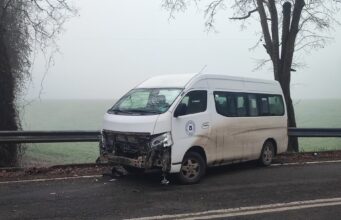 Accidente involucra furgón de salud municipal en ruta Pitrufquén – Ñancul: sin lesionados de gravedad