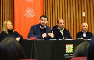 Gobernador Rivas comprometió apoyo para la reconstrucción de la escuela rural san juan de Aillinco de Galvarino