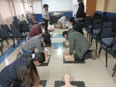 Liceo Bicentenario de Excelencia Monseñor Guillermo Hartl de Pitrufquén capacita a su personal en el uso de DEA y RCP