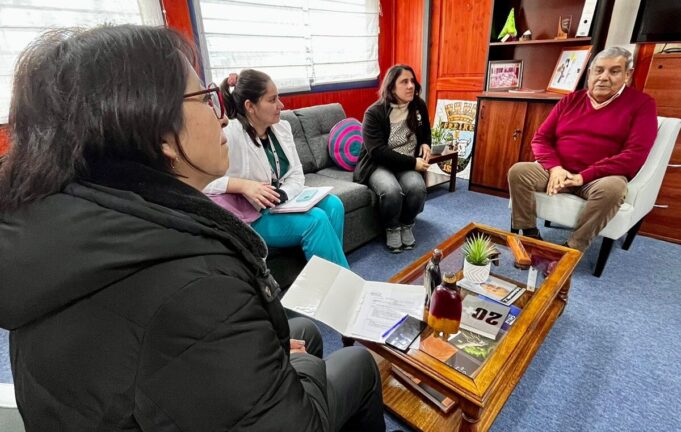 Municipio de Freire coordina acciones con Hospital de Pitrufquén para atención de pacientes dializados