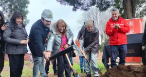 Instalación de la primera piedra: plaza Los Héroes de Pitrufquén se transformará en espacio de memoria y encuentro